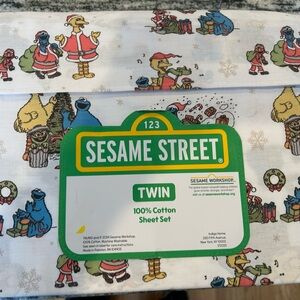 NWT Sesame Street Twin Sheet Set Christmas white 3 piece set
